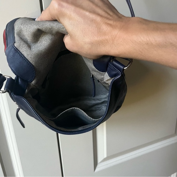 Like New Vince Camuto Navy Crossbody bag with red accents - Picture 8 of 9